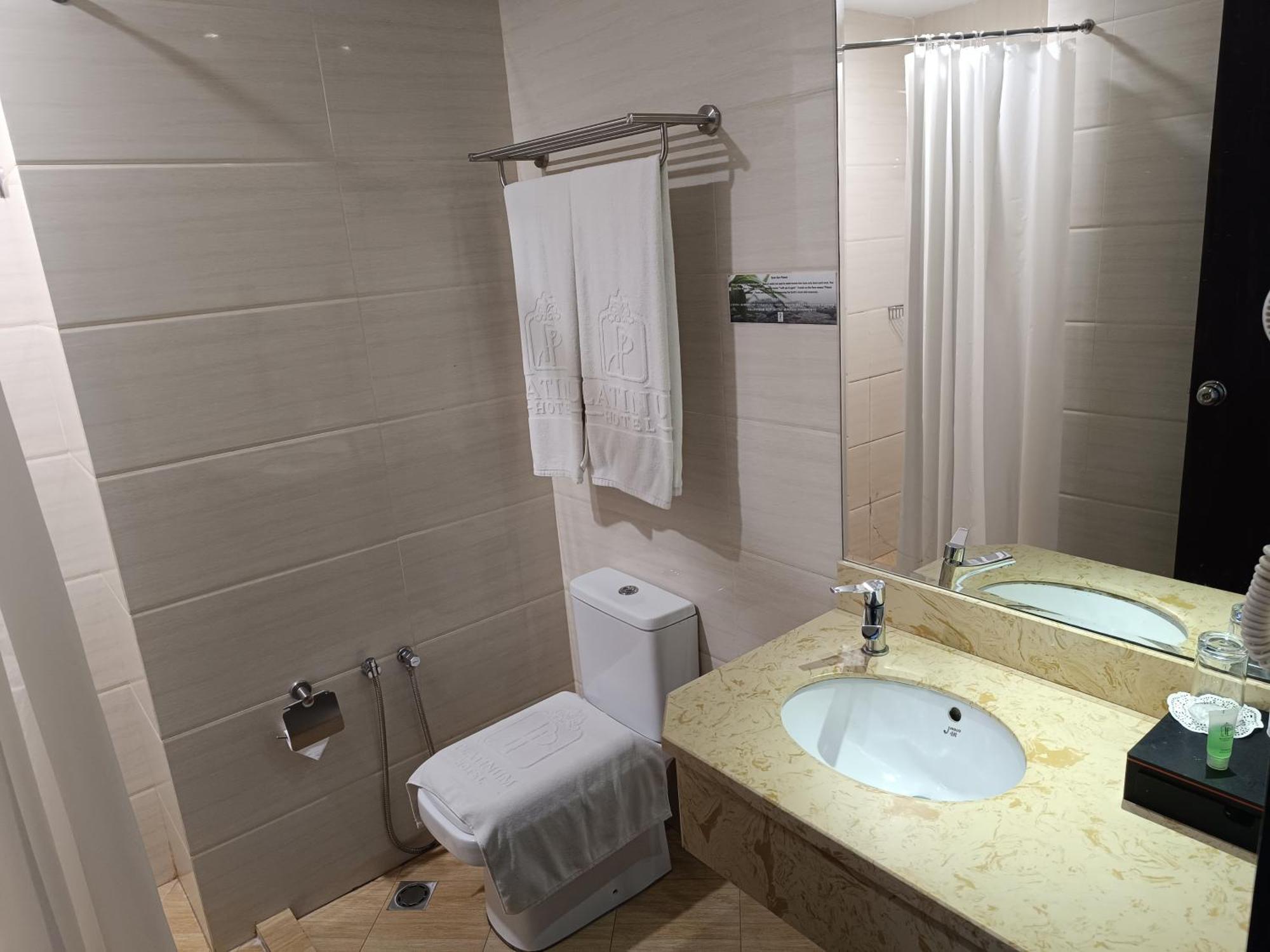 Lintas Platinum Hotel Kota Kinabalu Kültér fotó