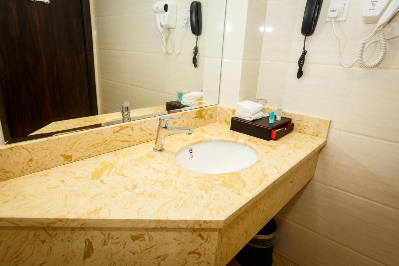 Lintas Platinum Hotel Kota Kinabalu Kültér fotó