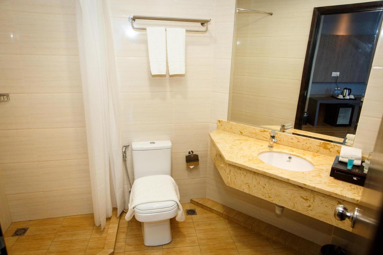 Lintas Platinum Hotel Kota Kinabalu Kültér fotó